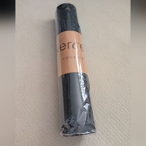 NEW EXERCERE Black Yoga Mat